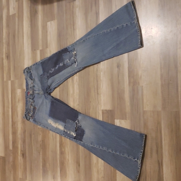 VINTAGE TRUE RELIGION DISTRESSED FLARE PATCHWORK JEANS SZ 8/29 - Picture 1 of 12
